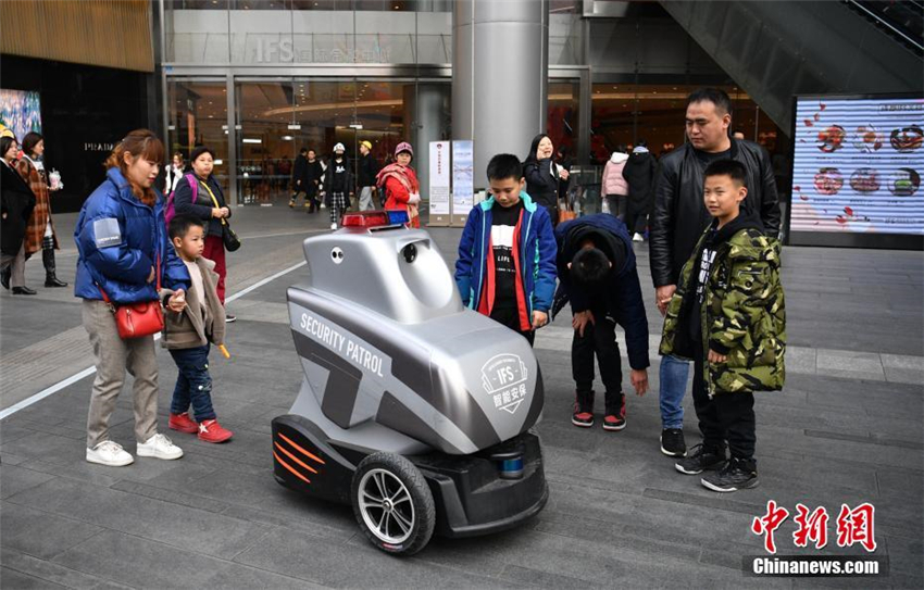 Intelligenter Sicherheitspatrouillenroboter in Chengdu