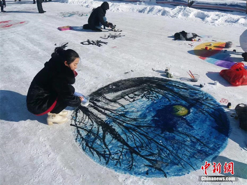 Innere Mongolei veranstaltet Malerei-Wettbewerb im Schnee