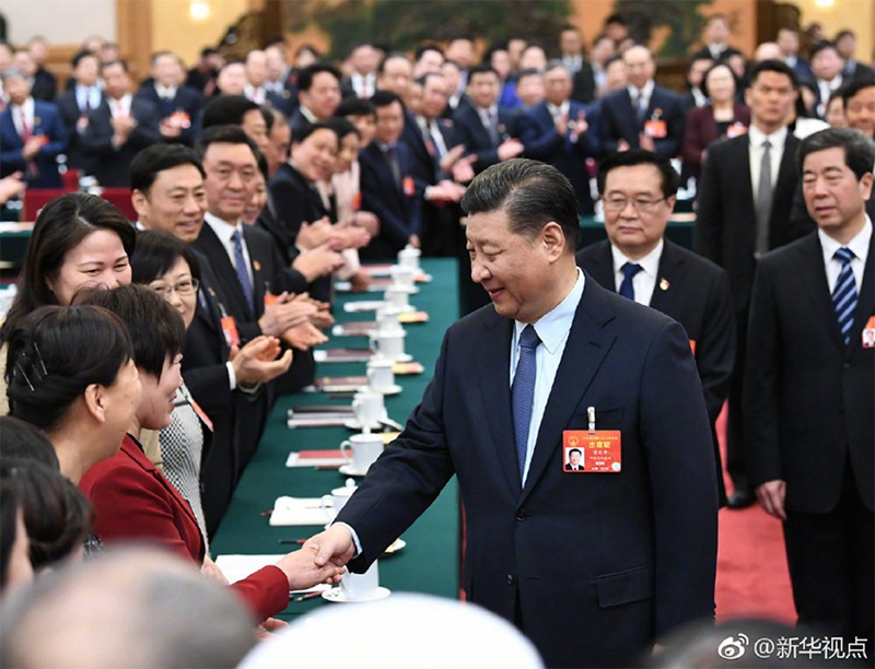 Xi Jinping übermittelt Glückwünsche zum Frauentag bei der Paneldiskussion mit Abgeordneten aus Henan