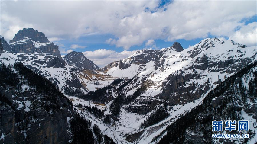 Malerische Frühlingslandschaft in Shangri-La