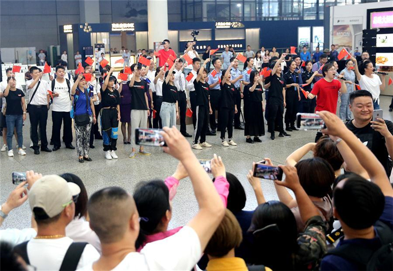 70. Jubil?um der Gründung der VR China mit Flash-Mob gefeiert