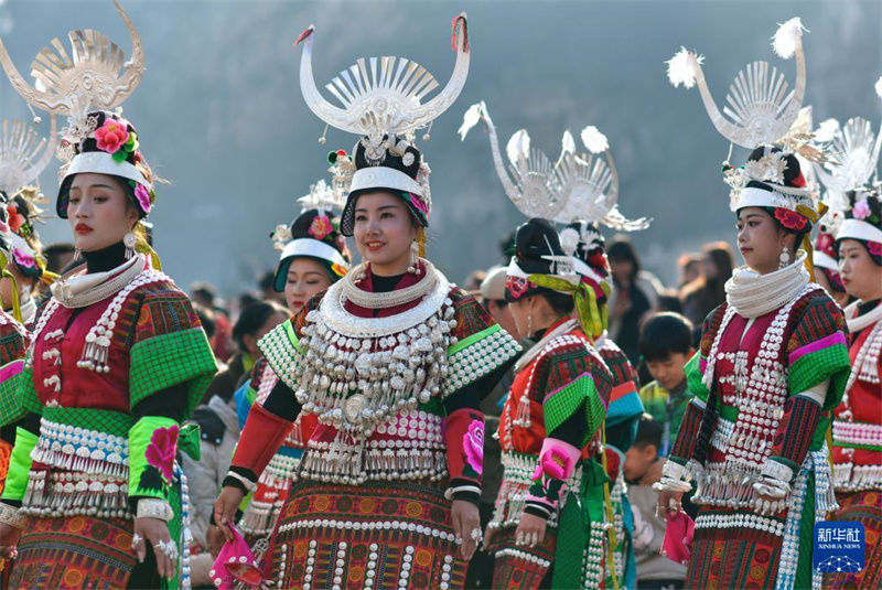 Menschen der Miao-Minorit?t feiern das Gannangxiang-Fest in Guizhou