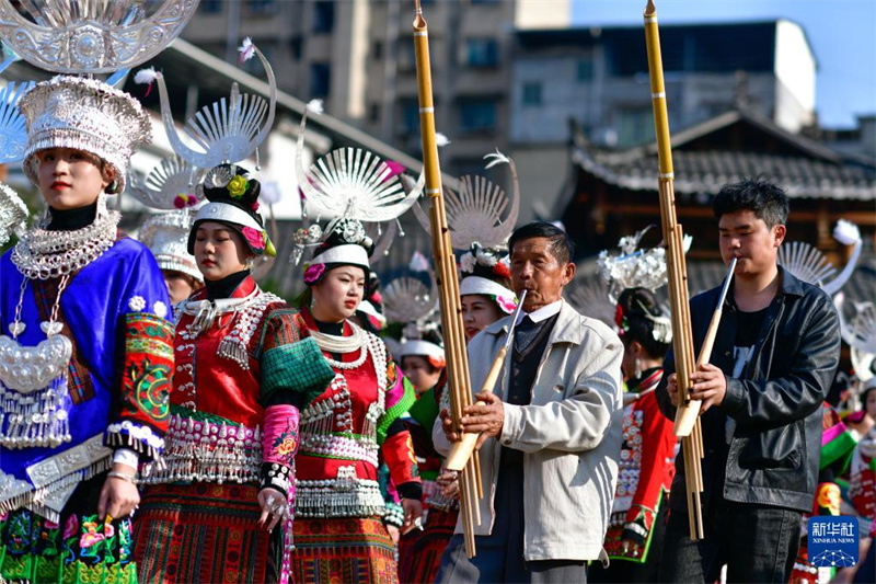 Menschen der Miao-Minorit?t feiern das Gannangxiang-Fest in Guizhou