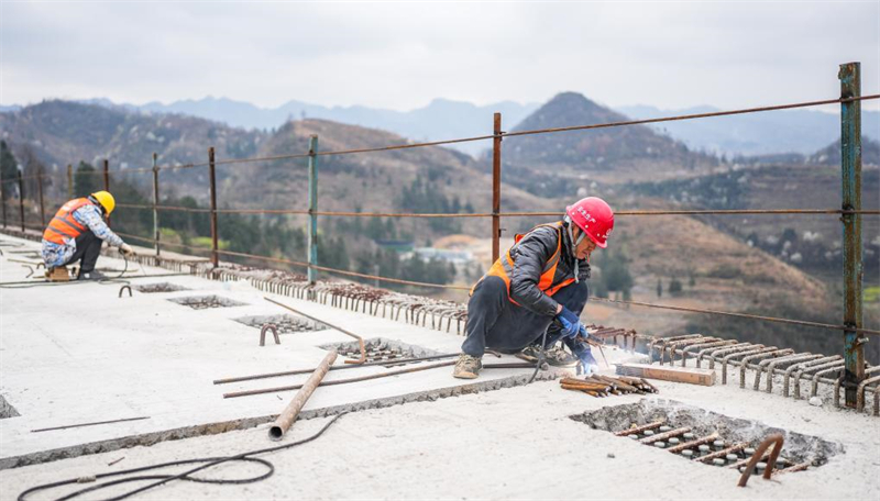 Baishuihe-Brücke wird auf der Nayong-Qinglong-Autobahn in Südwestchina errichtet