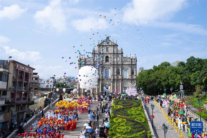 Parade in Macao zur Feier des 25. Jahrestags der Rückkehr nach China