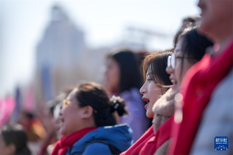 Fest zum ?Wecken“ des Songhuajiang-Flusses in Nordostchina