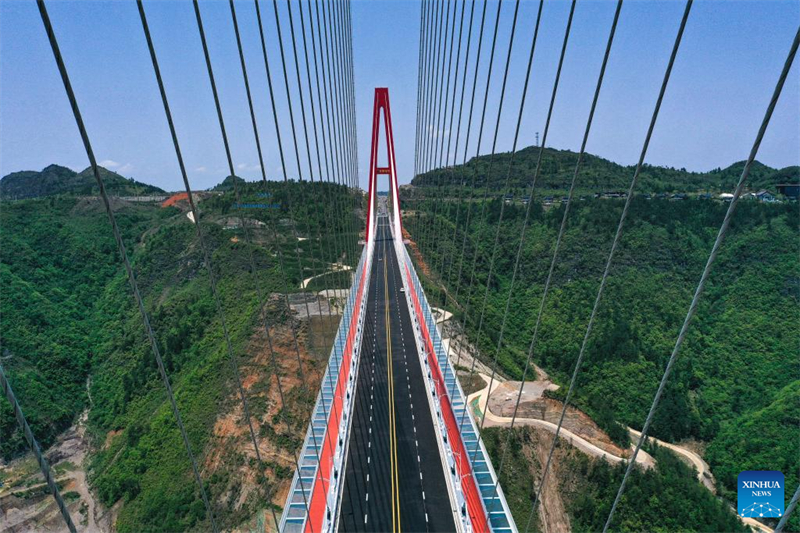 Brücke über Longli-Fluss in Guizhou für Verkehr freigegeben