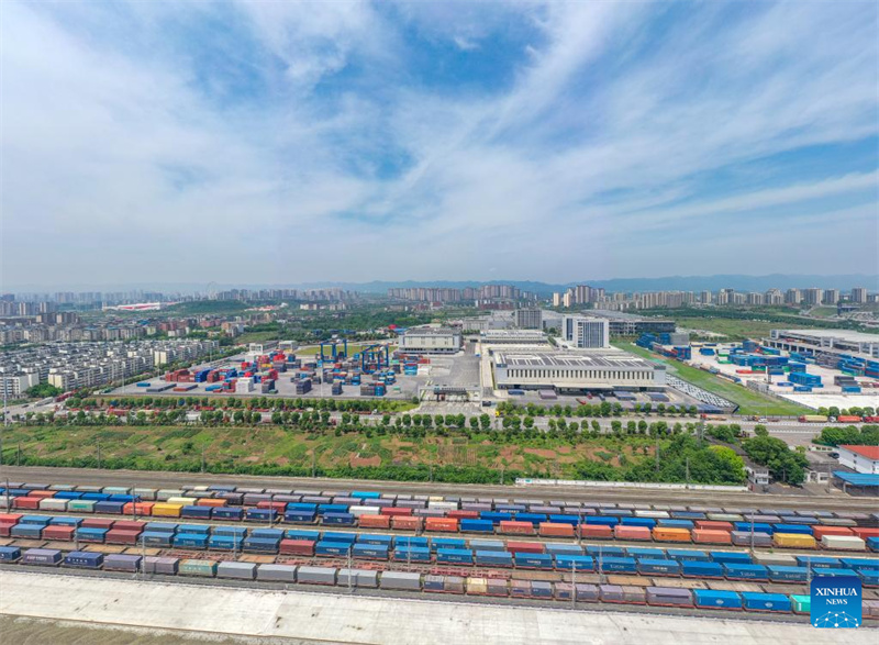 Blick auf den International Logistics Hub Park in Chongqing