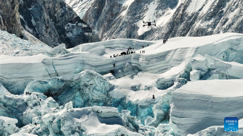 DJI macht weltweit ersten Drohnentest auf Mount Qomolangma