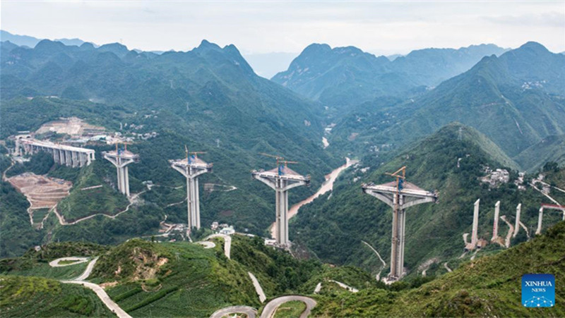 Liuzhi-Brücke auf Schnellstra?e im Südwesten Chinas im Bau