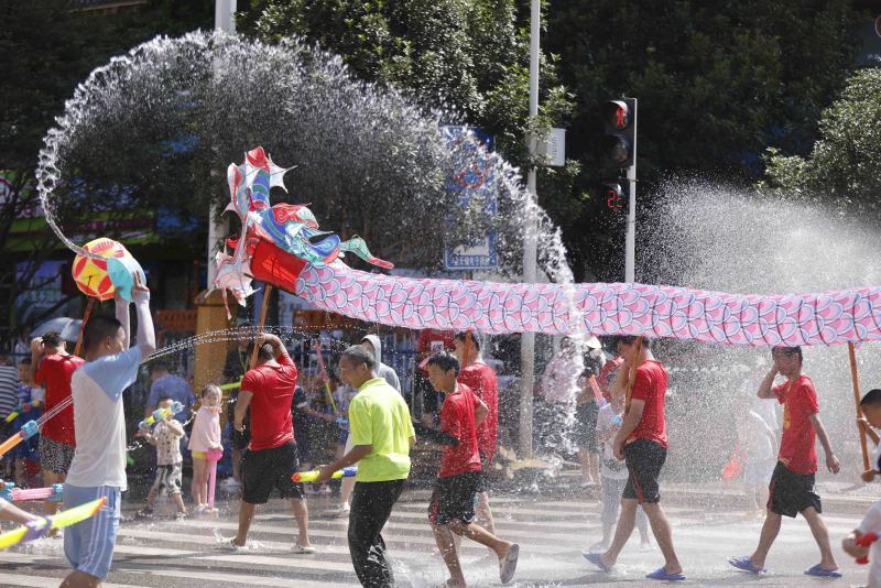 Sommerspa? mit Wasserdrachen