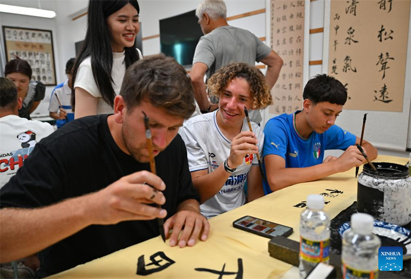 Deutsche Schüler genie?en Studienfahrt in Chinas Hainan