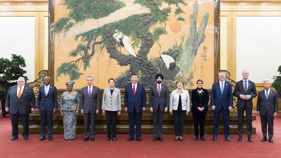 Xi Jinping trifft Leiter internationaler Wirtschaftsorganisationen